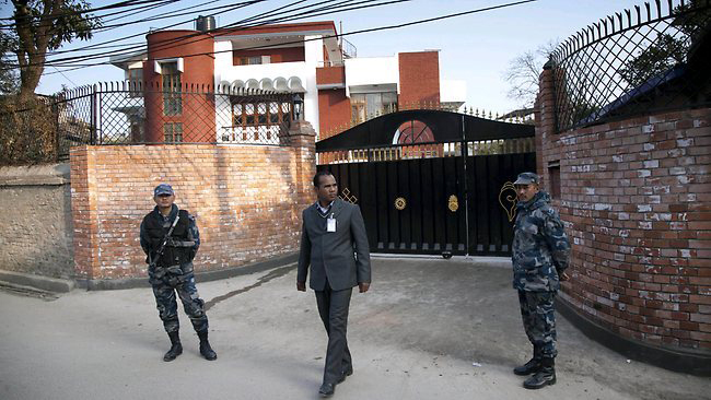 प्रचण्ड र विष्णु पौडेलबीच खुमलटारमा भेटवार्ता