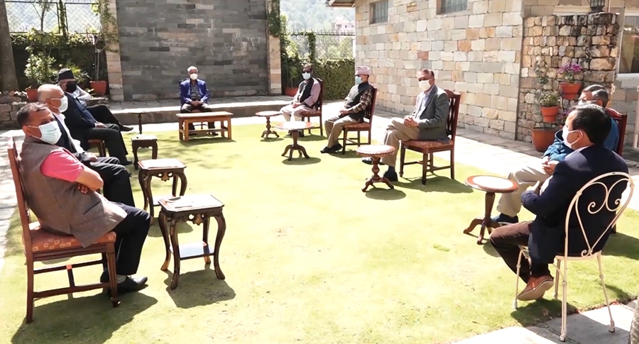 कांग्रेस अझै अलमलमा