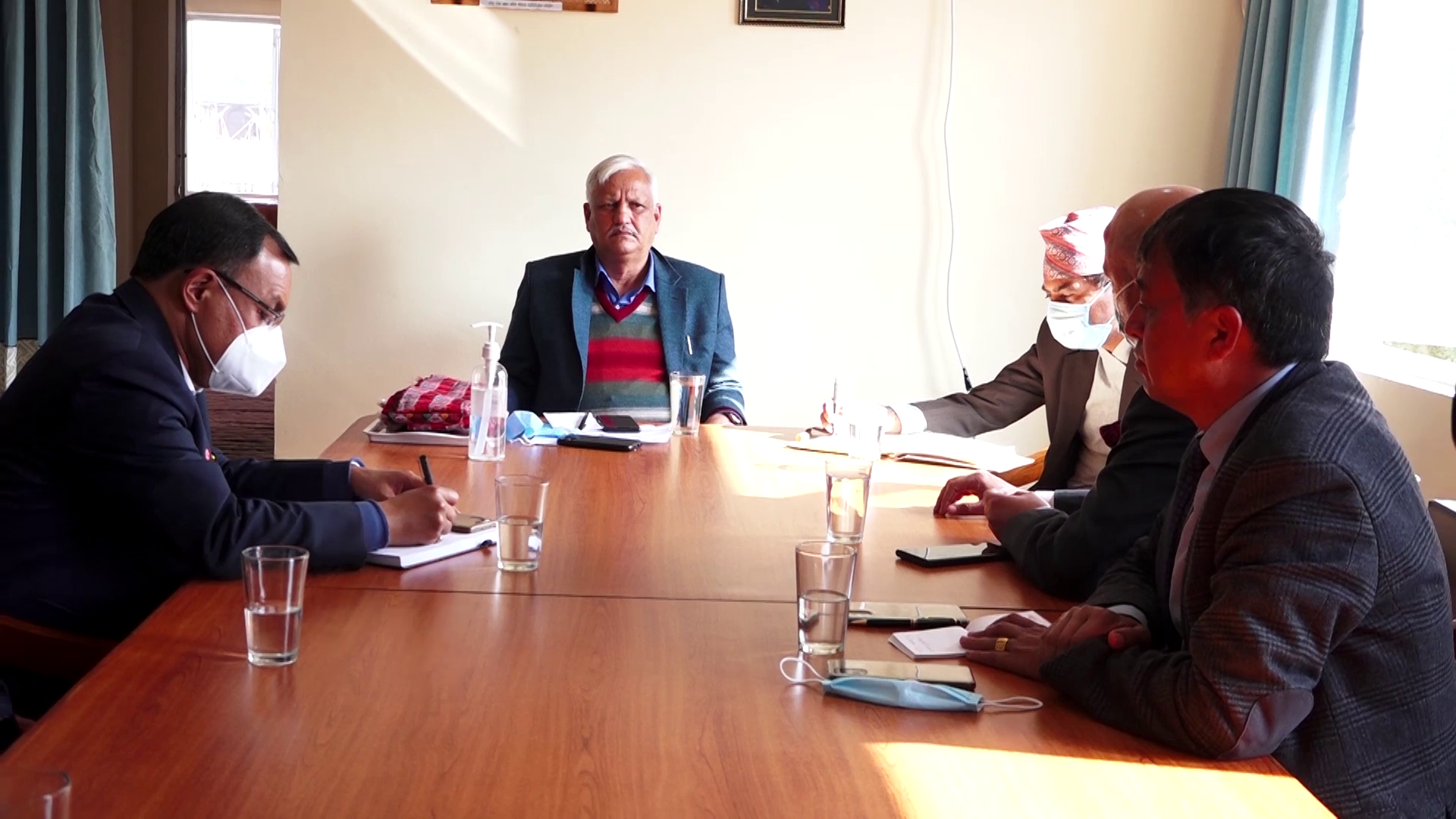 मजदुरहरुको बन्द हड्ताल रोक्न उद्योगीले मन्त्रीलाई गुहारे