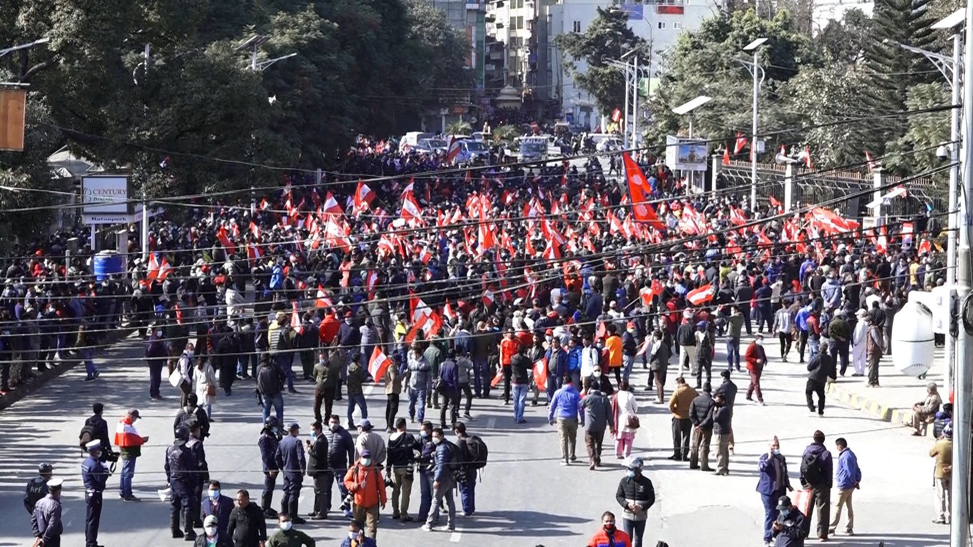 कांग्रेसले सडकबाटै सरकारविरुद्ध धावा बोल्यो