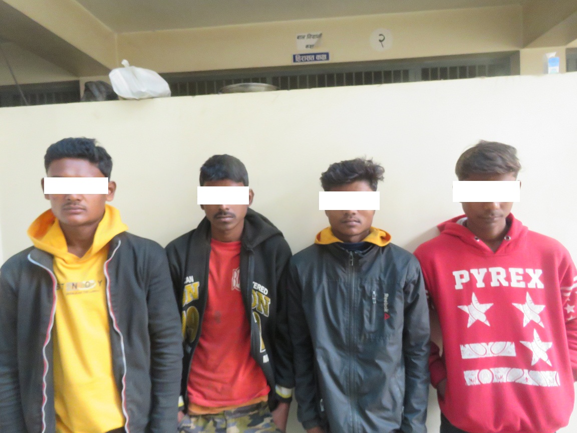 भन्सार छलेर ल्याएको २४ सय ६० किलो चिनीसहित ४ जना पक्राउ