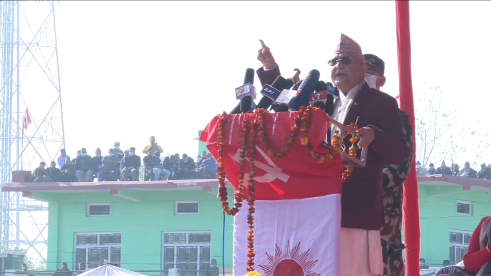 संसद विघटन असंवैधानिक भन्नेलाई प्रधानमन्त्रीको आग्रह : एकपटक संविधान पढ्नुस्