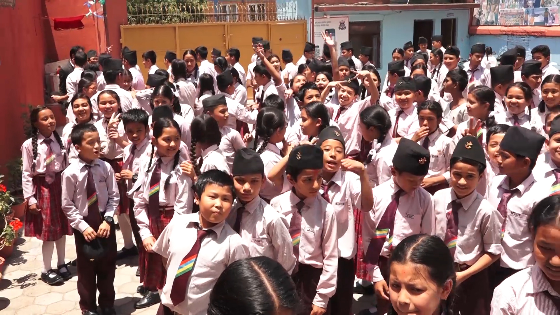 काठमाडौं महानगर विद्यालय खोल्दै, अभिभावक भन्छन्- नखोल्नु