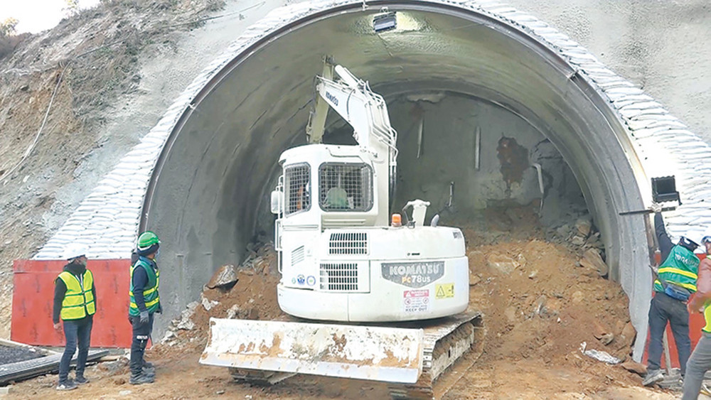 नागढुंगा–सिस्नेखोला सुरुङ : अवरोध भइरहे समयमै बनाउन गाह्रो