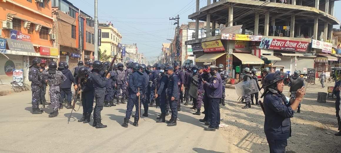 जनकपुरधाममा प्रचण्ड-नेपाल समूहका कार्यकर्ता र प्रहरीबीच झडप, नेता झा घाइते