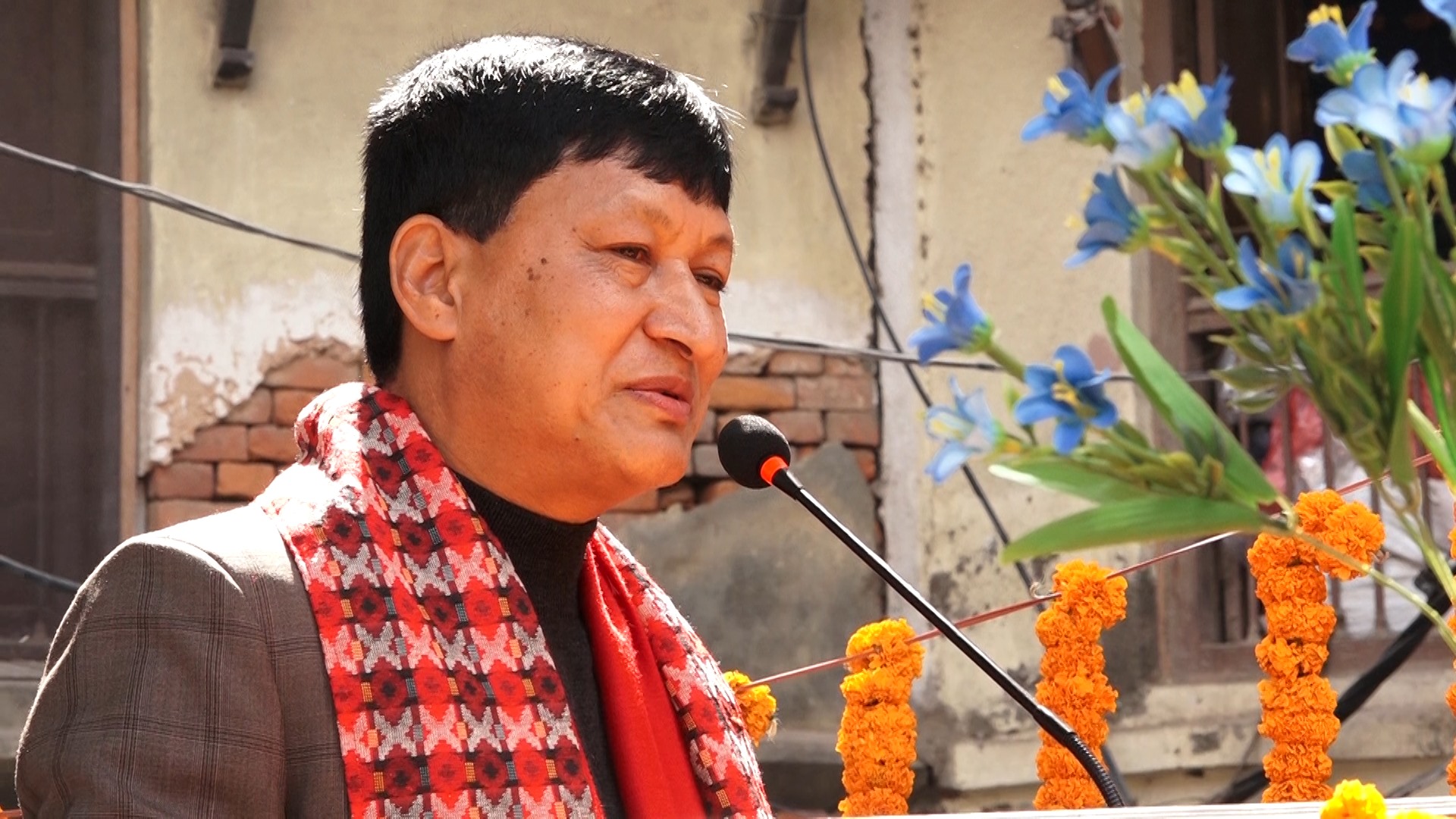 काठमाडौँका मेयर शाक्य पुरातत्व विभाग र पुनर्निर्माण प्राधिकरणमाथि खनिए