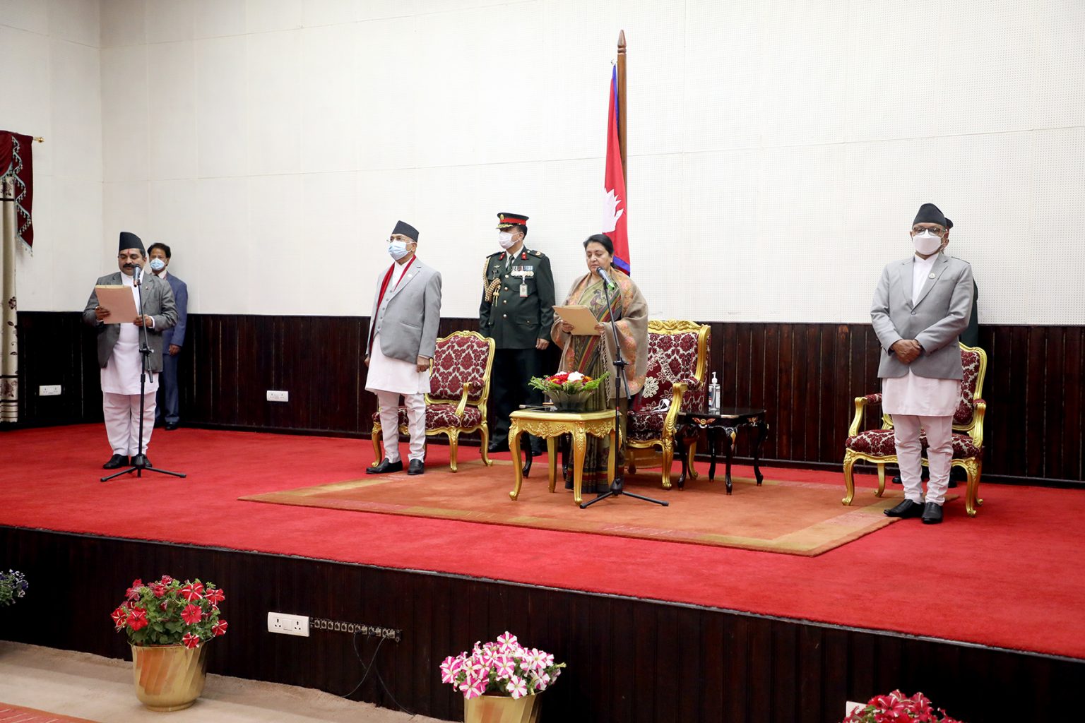 प्रदेश २ का प्रदेश प्रमुख झाद्वारा शपथग्रहण, उपराष्ट्रपति र सभामुख गएनन्