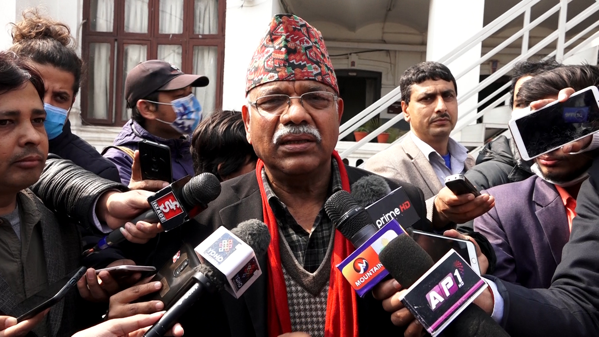 प्रचण्ड-माधव समूह पनि निर्वाचन आचारसंहिता छलफलमा आयोग पुग्यो