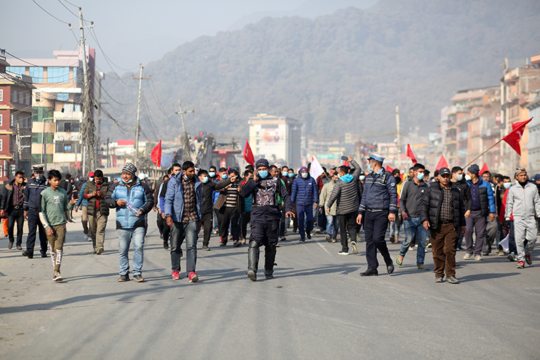 काठमाडौँ उपत्यकाका विभिन्न ठाउँबाट ७७ जना नेता/कार्यकर्ताहरु पक्राउ