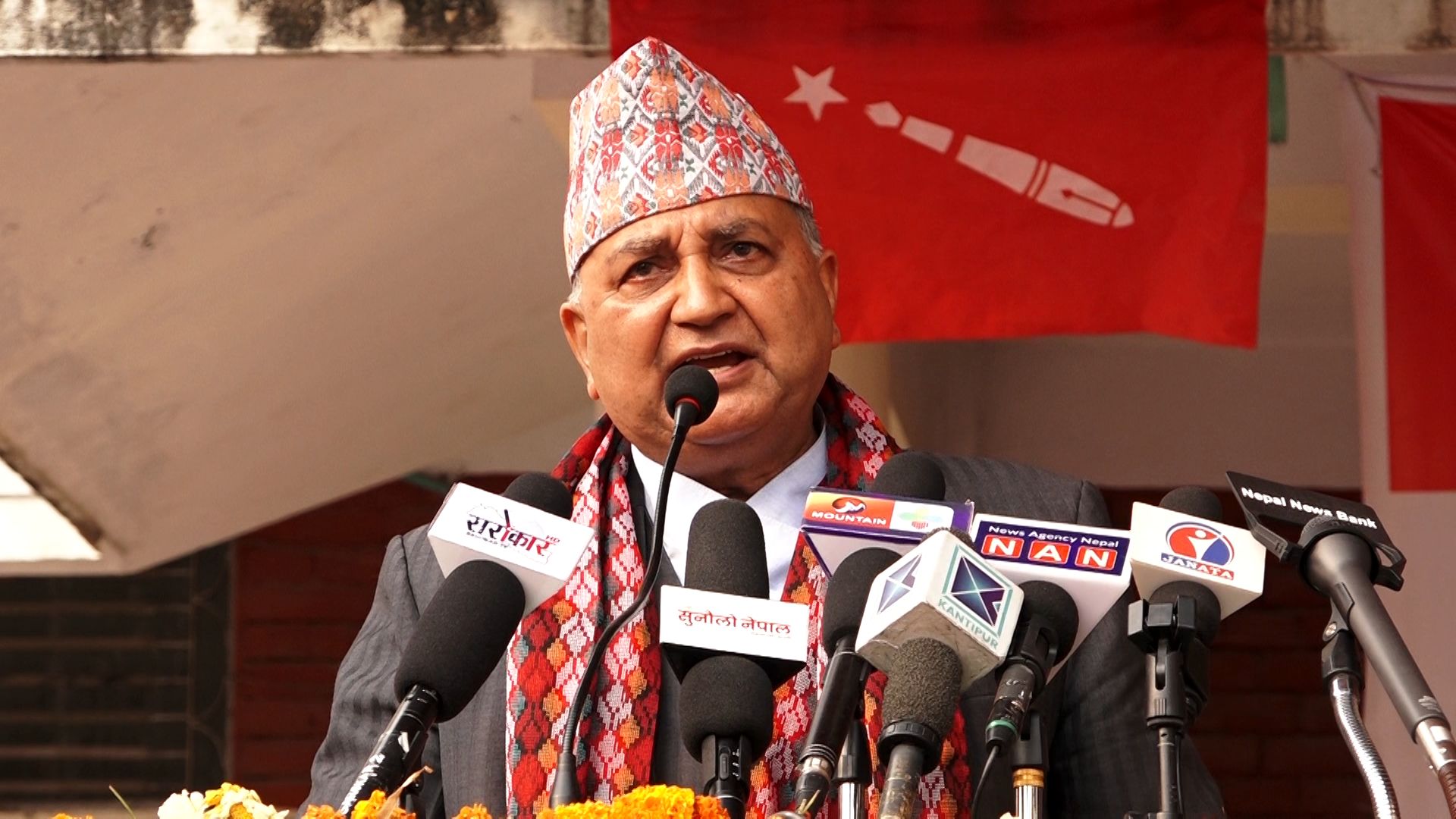 सडकमा भुस्याहा कुकुर जस्तो कराउँदैमा प्रधानमन्त्रीकाे राजीनामा आउँदैनः ईश्वर पोखरेल