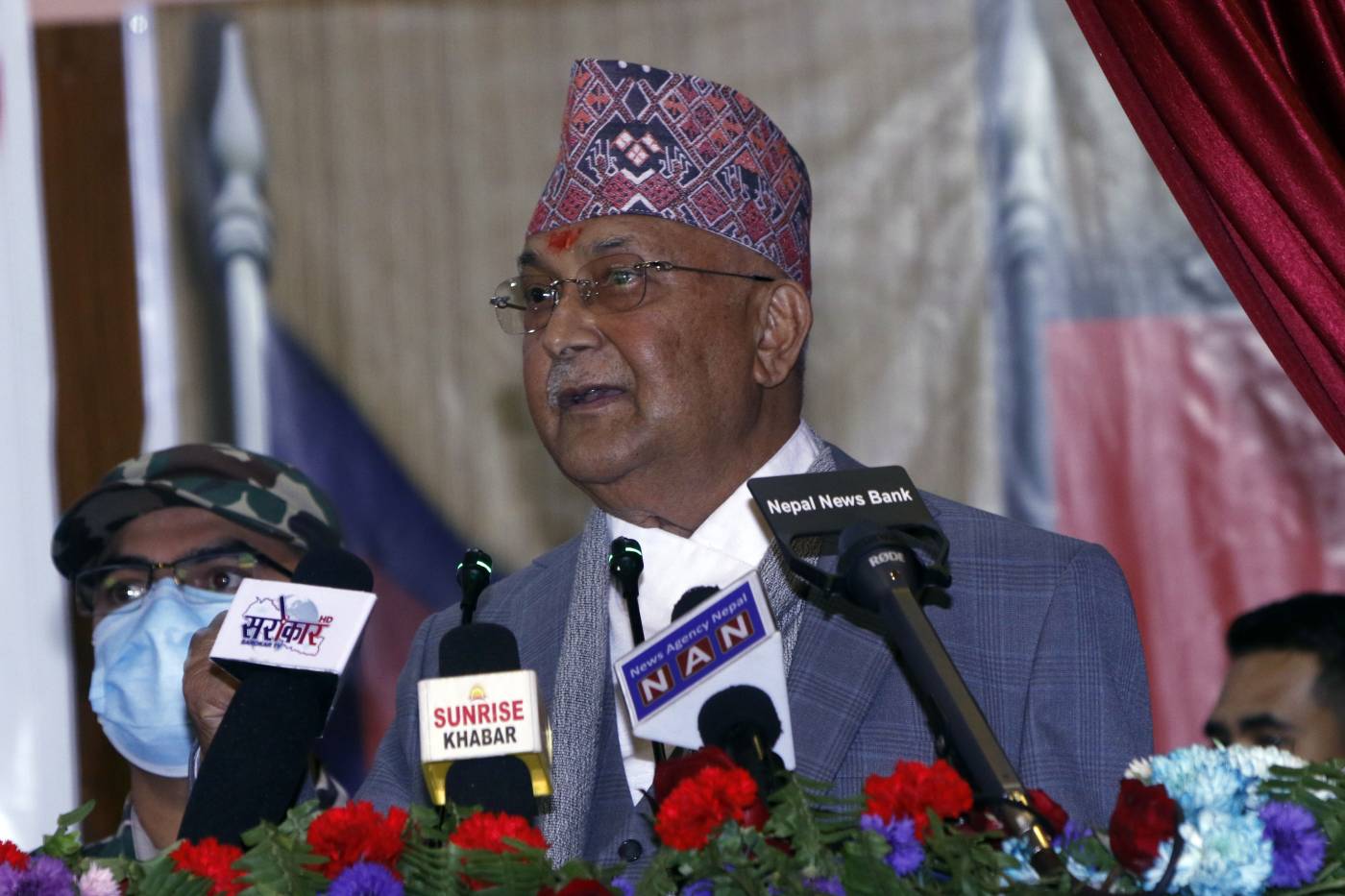 अब प्रचण्डजी र माधवजी हल बाँधेर प्रधानमन्त्री खोज्न हिंड्नुहुन्छः प्रधानमन्त्री