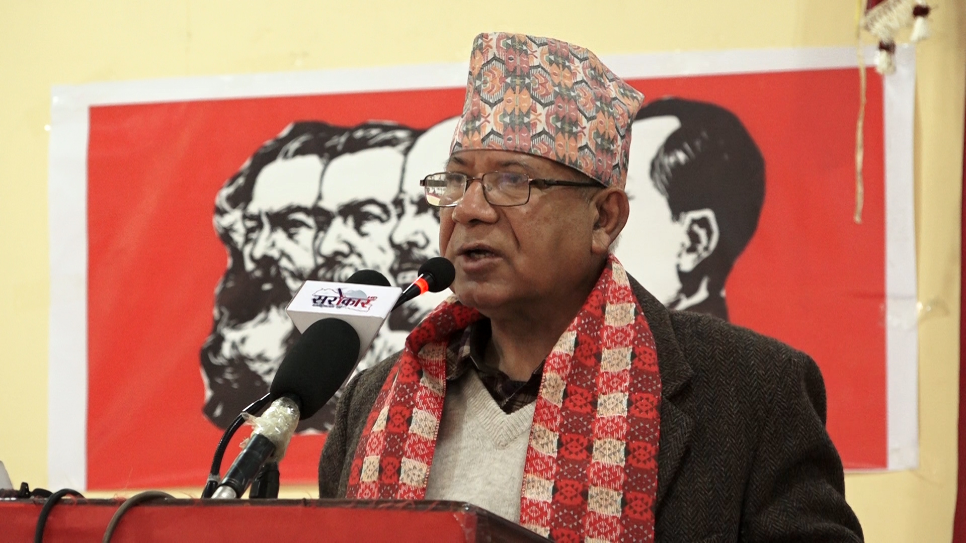 ओलीले द्वन्द्व निम्त्याउन खोजेः  माधव नेपाल