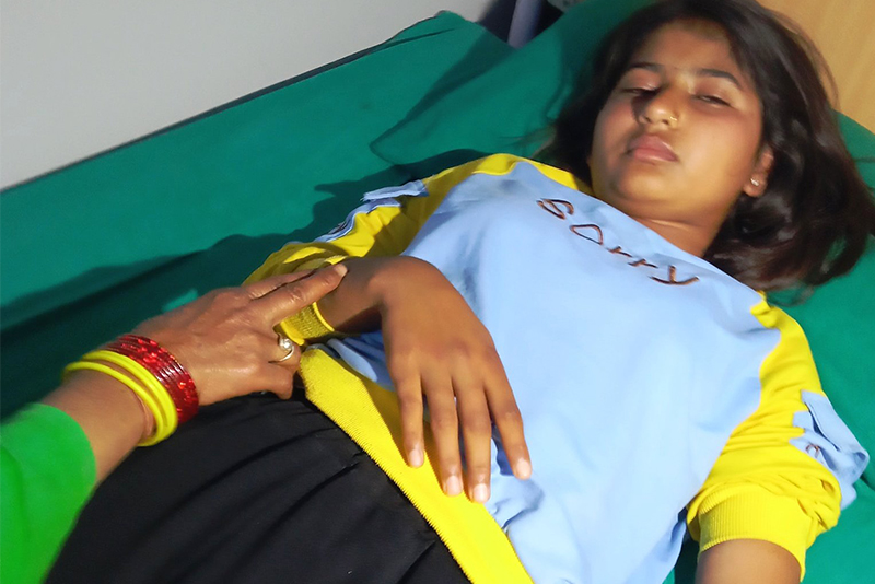 प्रधानाध्यापकको कुटाइबाट छात्रा घाइते