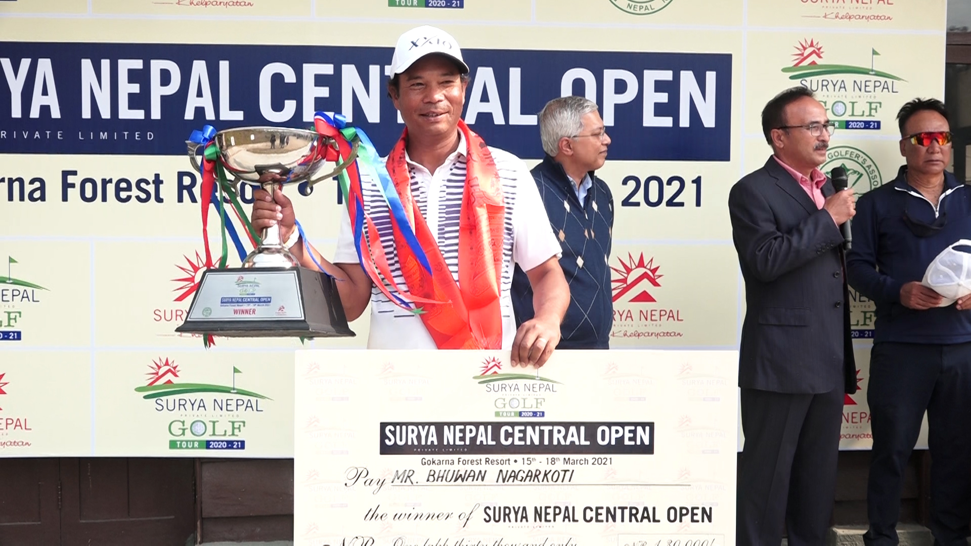 भुवनलाई गल्फमा उपाधि