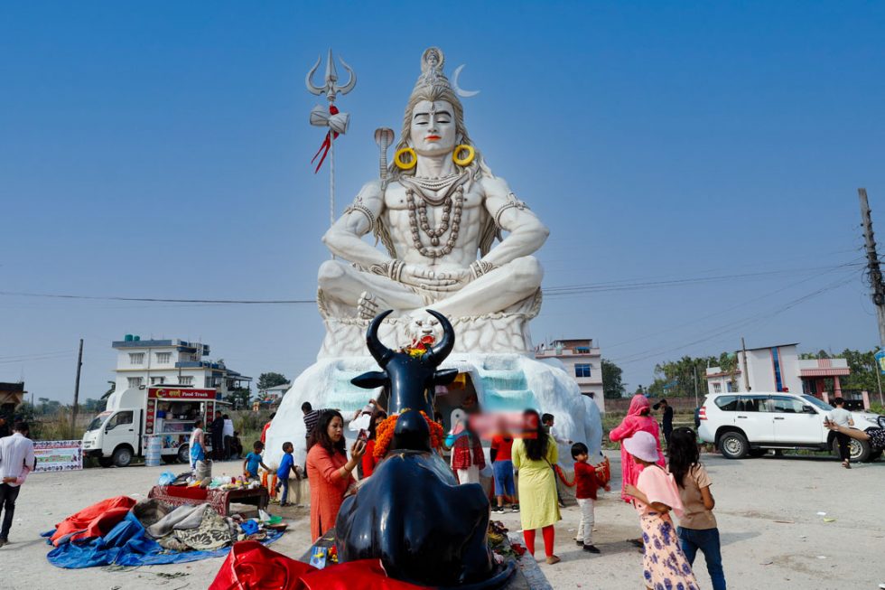 झापाकाे बिर्तामोडमा पूर्वी नेपालकै सबैभन्दा ठुलो शिव प्रतिमा अनावरण