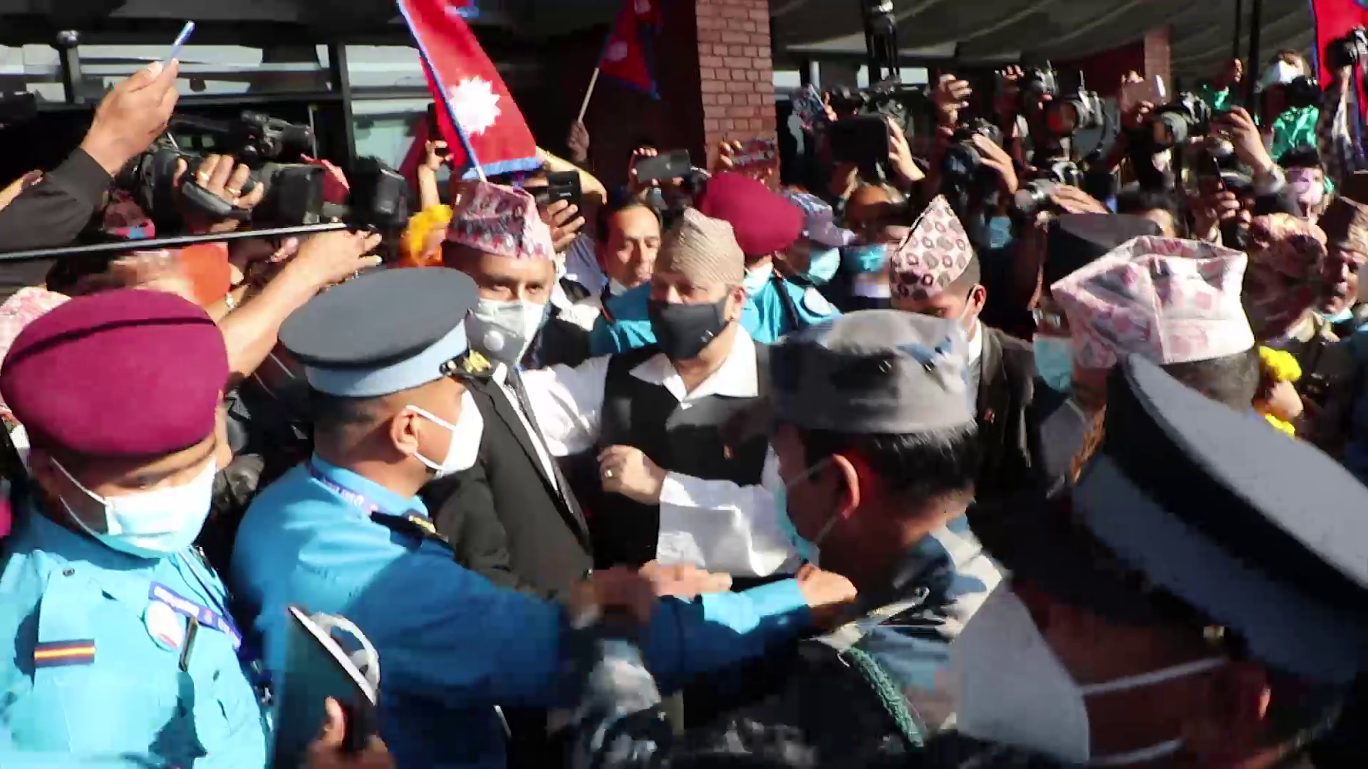 पूर्वराजा ज्ञानेन्द्र र पत्नी कोमल शाहलाई कोरोना