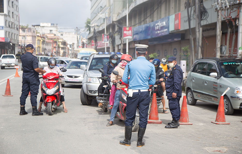 निषेधाज्ञा उल्लंघन गर्ने १९ सय सवारी प्रहरीको नियन्त्रणमा