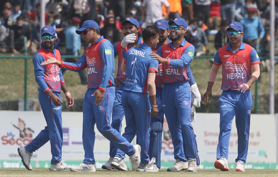 ओमानमा हुने ट्राइ सिरिजका लागि १९ खेलाडी बन्द प्रशिक्षणमा, गुलशनलाई अवसर