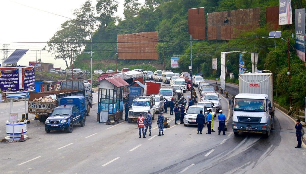 उपत्यका प्रवेश गर्नेले अनिवार्य क्वरेण्टीन र होम आइसोलेशनमा बस्नुपर्ने