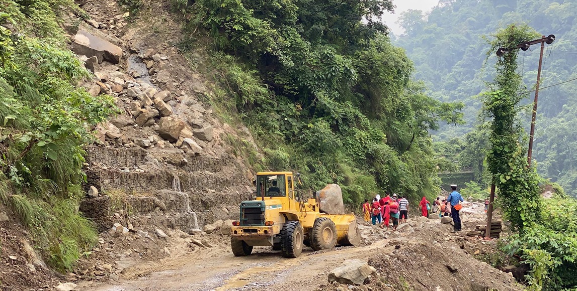चक्रपथ बाहिरका सडक निर्माण अघि बढ्यो