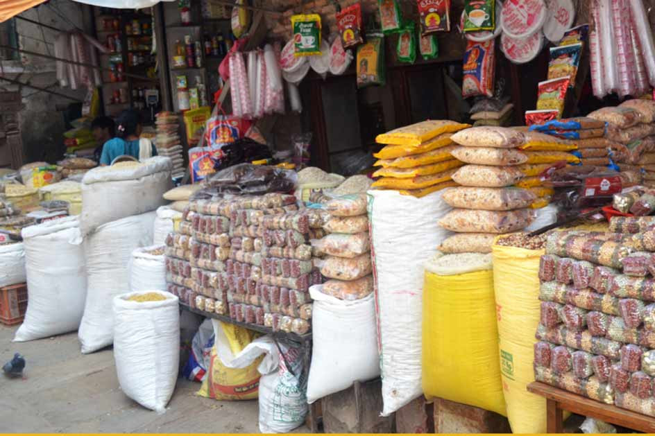 बिहान ८ देखि साँझ ८ बजेसम्म पसल खोल्न पाइने