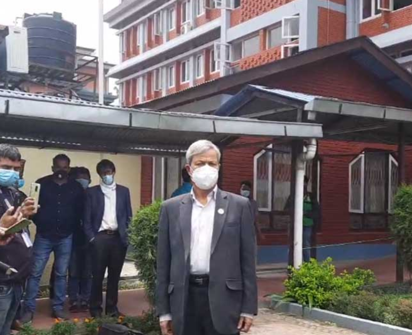 माधवसमूहको राजीनामा रोकियो, मतदानमा अनुपस्थित हुने