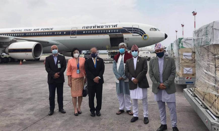 नेपाल आइपुग्यो थाई राजपरिवारले सहयोग गरेको स्वास्थ्य सामग्री
