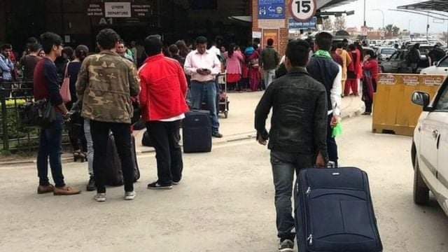 कोरोना कहर :रोजगारी गुमाएर फर्किए साढे ४ लाख नेपाली