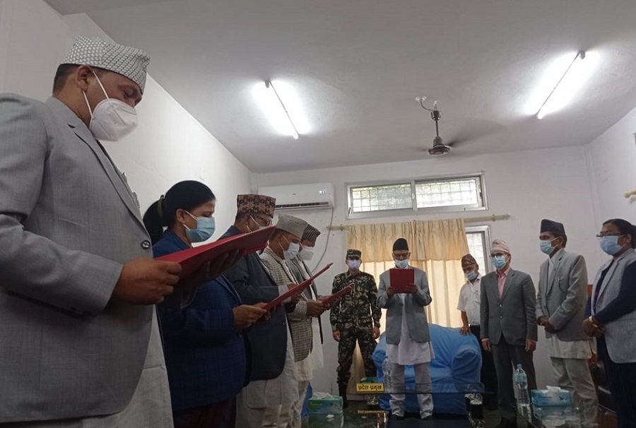 एमालेले सोध्यो सुदूरपश्चिमका ६ नवनियुक्त मन्त्रीलाई स्पष्टीकरण