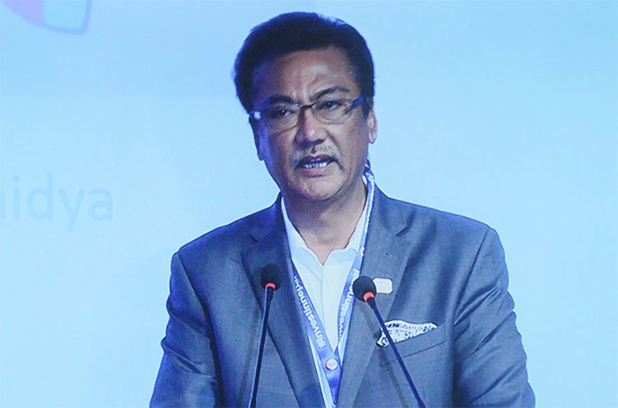 सरकारकै कारण खोप नआएको सुरज वैद्यको दाबी