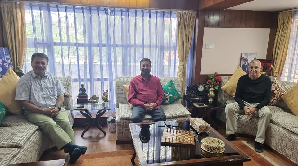 मध्य बानेश्वरमा विलमेन्द्र, प्रकाशमान र शंशाकबीच भेटवार्ता