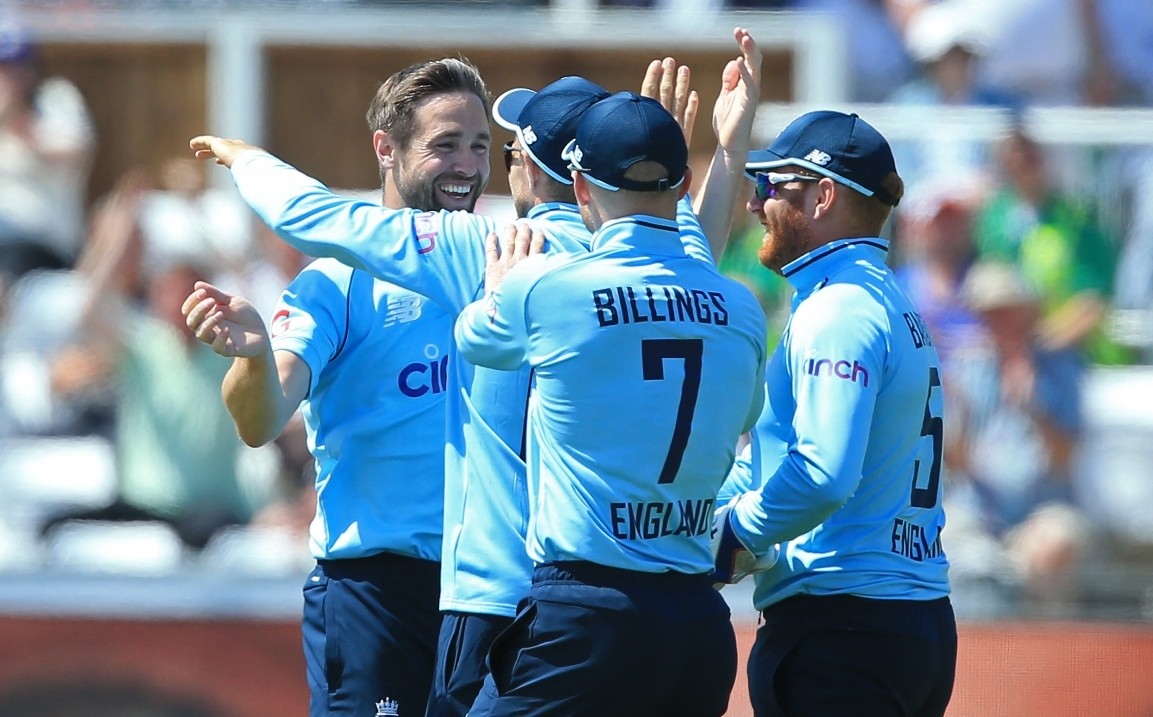 पहिलो एक दिवसीय क्रिकेटमा श्रीलङ्कालाई हराउँदै इंग्ल्याण्ड विजयी