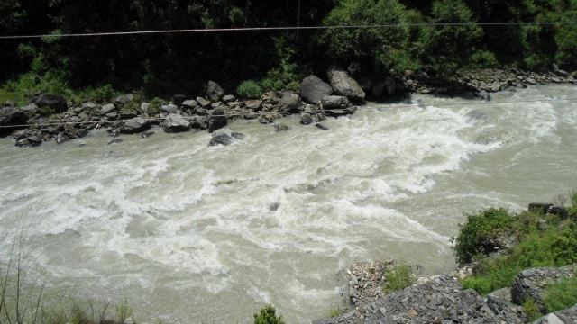 तामाकोसी खुलाउन चिनियाँ टोली परिचालन, सुरक्षित स्थानमा जान दोलखा प्रशासनको अपिल