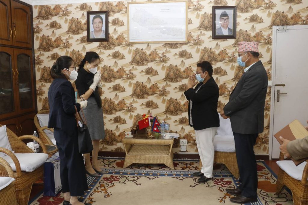 ऊर्जा मन्त्री भुसाल र चिनियाँ राजदूतबीच भेटवार्ता