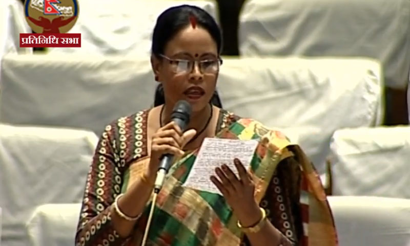 माधव नेपाललाई गंगा चौधरीको प्रश्न : फरक विचार राख्दैमा निस्केर जा भन्न मिल्छ ?