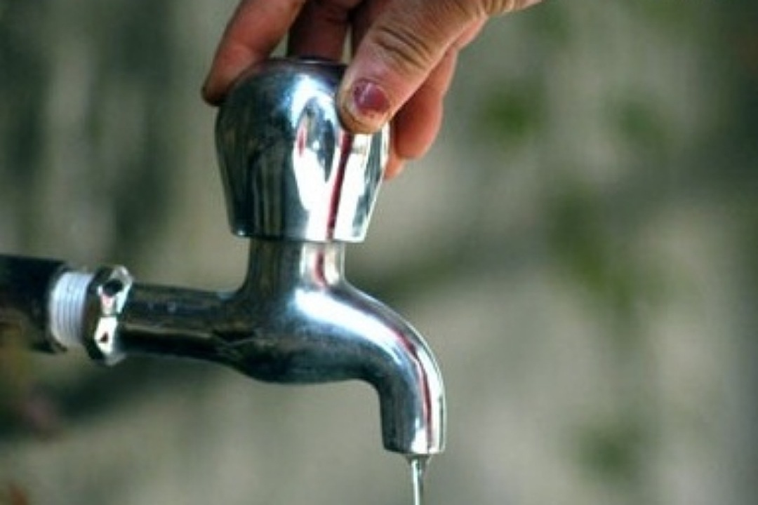 व्यासमा पहिरोले ट्याङ्की बगाउँदा खानेपानीको हाहाकार