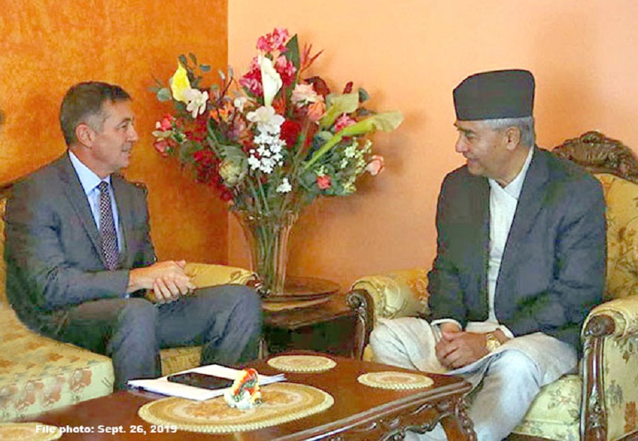 प्रधानमन्त्री देउवालाई अमेरिकी राजदूतको बधाई