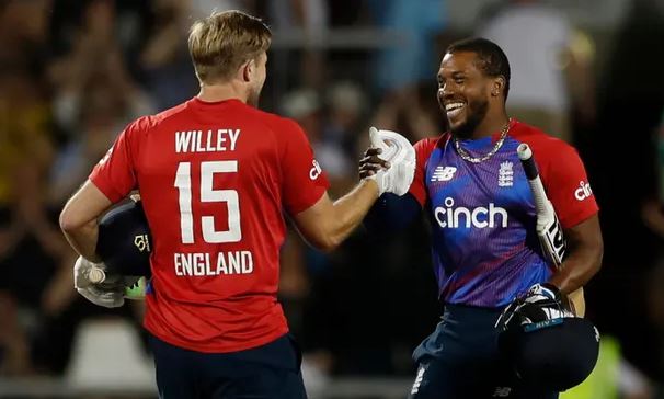 पाकिस्तानसँगको टी–ट्वान्टी श्रृंखला इंग्ल्याण्डलाई