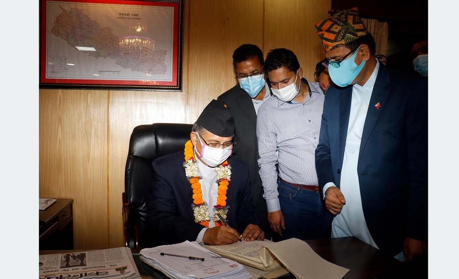 महामारी परास्त गर्न सबैको सहयोग र योगदानको खाँचो : गृहमन्त्री खाँण