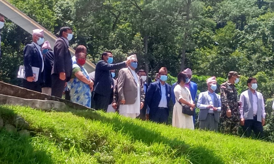 बाढी प्रभावित मेलम्ची बजारलाई सुरक्षित ठाउँमा स्थानान्तरण गरिने छ: प्रधानमन्त्री ओली