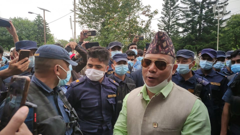 तटस्थ बसेका रेशम चौधरी जसपाको आधिकारिक पक्षमा