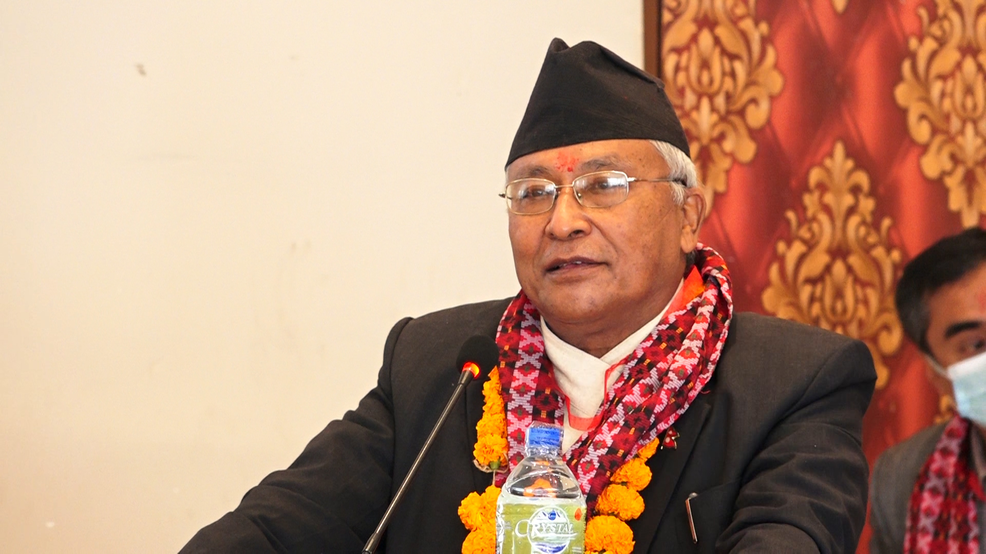 रूपा सुनारले दायर गरेको मुद्दामा सर्वोच्चले मन्त्री श्रेष्ठसँग लिखित जवाफ माग्यो