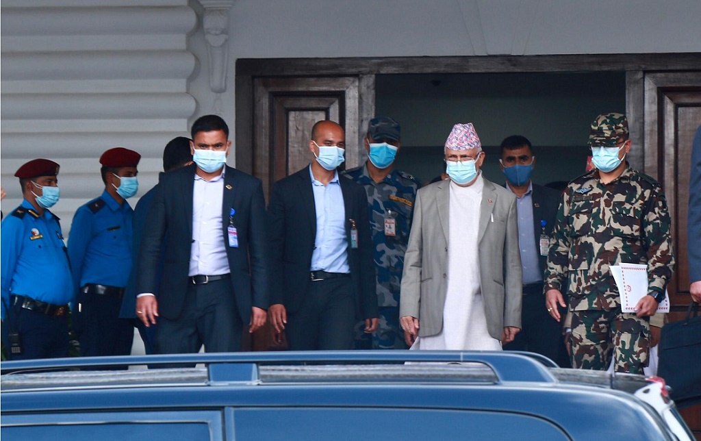 आज बालुवाटारबाट बाहिरिँदै ओली