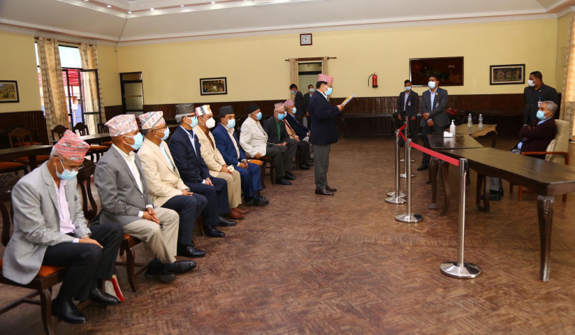 १३ पूर्वआइजीपीको प्रधानमन्त्रीलाई ज्ञापन–पत्र : प्रहरी एकडेमी सार्न निर्णय उल्ट्याउनु पर्याे