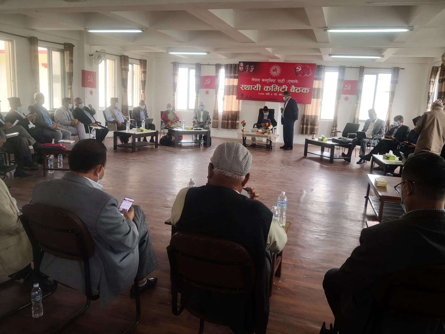 एमाले स्थायी कमिटी बैठक सुरु, माधवको साथ छाडेका नेताहरु पनि सहभागी