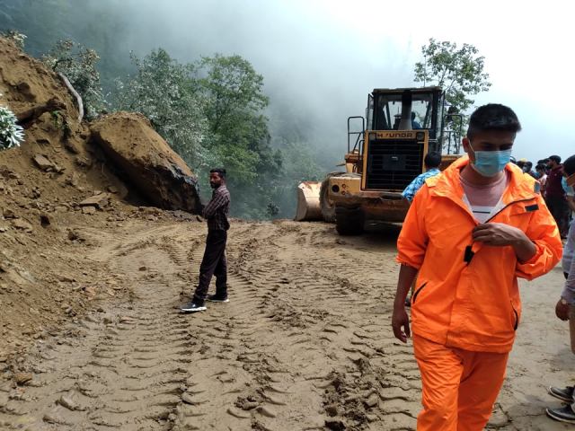 अवरुद्ध भीमदत्त राजमार्ग खुल्यो