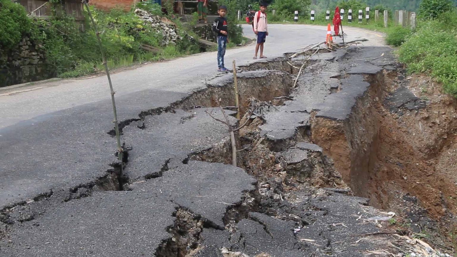 सेउघामा सडक भासियो