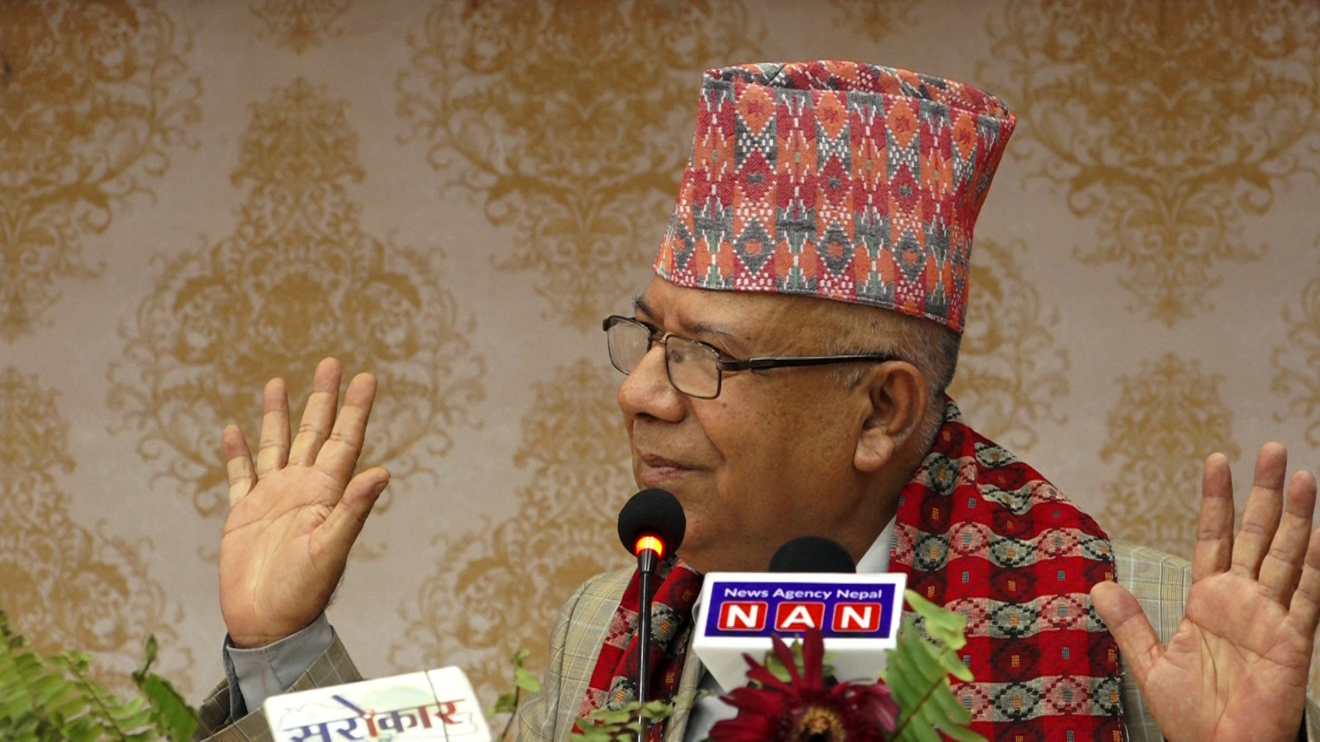 माधवले भने – आउनुहोस्, नेकपा समाजवादीको अध्यक्ष बन्नुहोस्