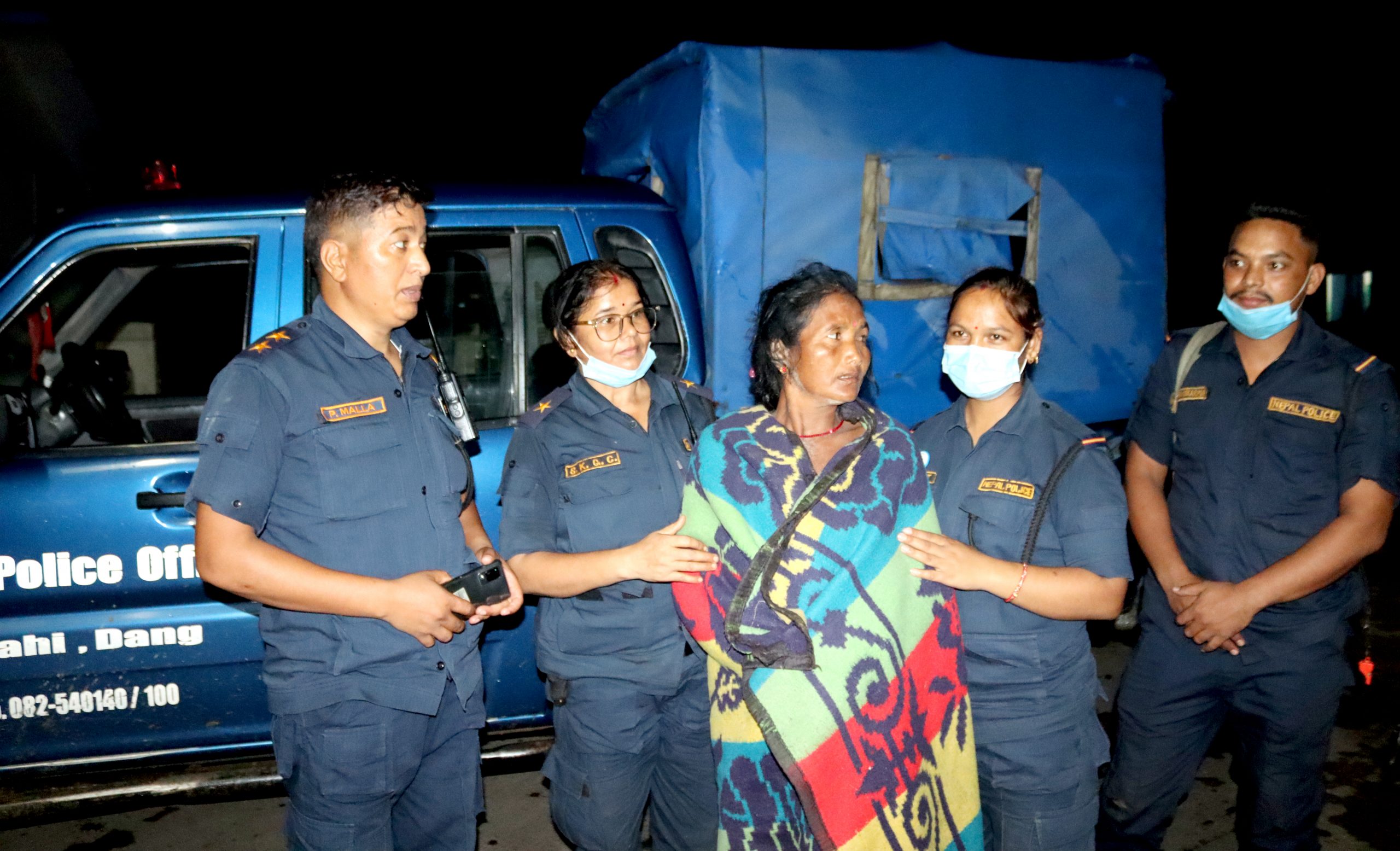 राप्ती नदीको बाढीले आठ किलोमिटर बगाएकी महिलाको सकुशल उद्दार