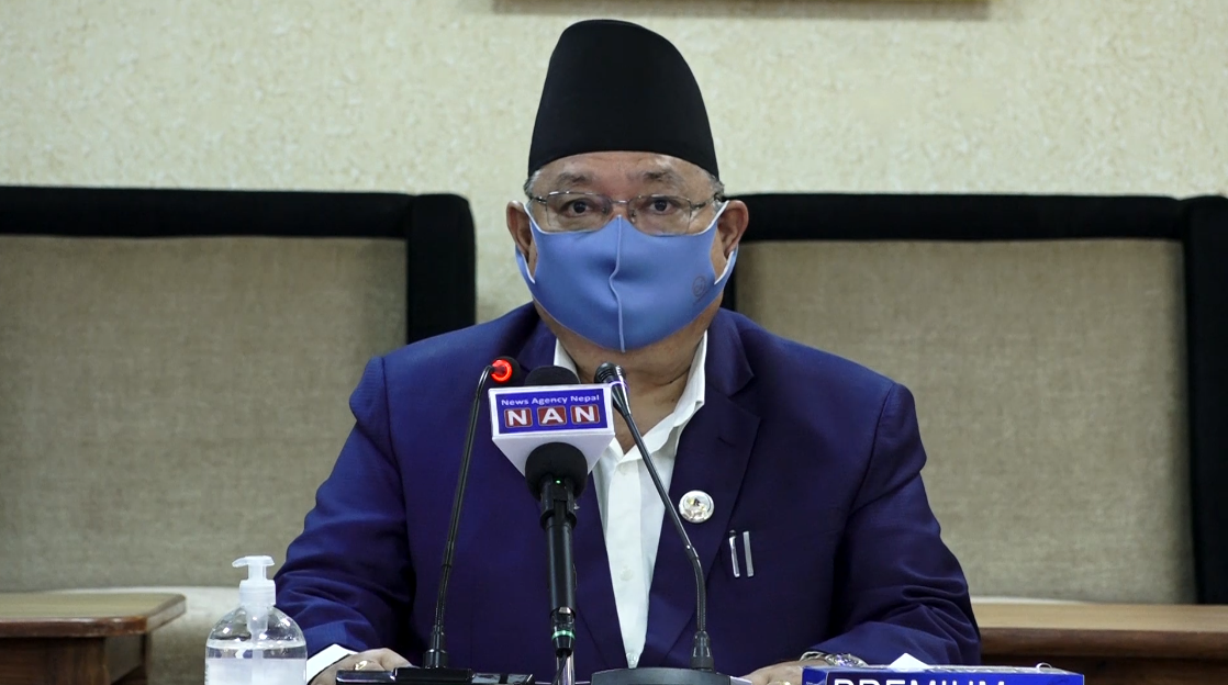 चैतसम्म सबै नेपालीलाई काेराेना खाेप लगाउँछाैँ : स्वास्थ्य राज्यमन्त्री श्रेष्ठ